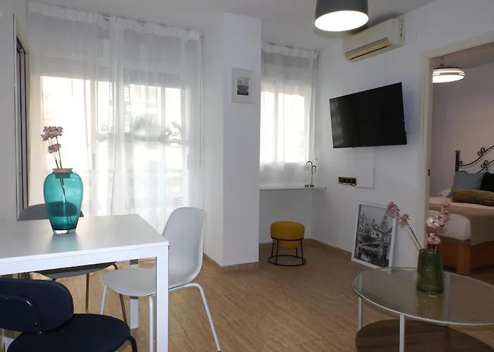 Apartament Naciones 4 *